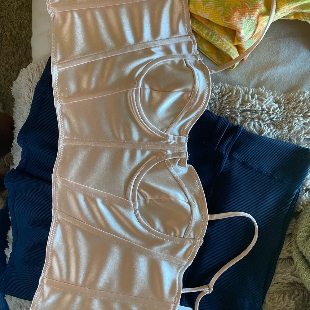 H&M cropped corset top - Picture 2 of 2